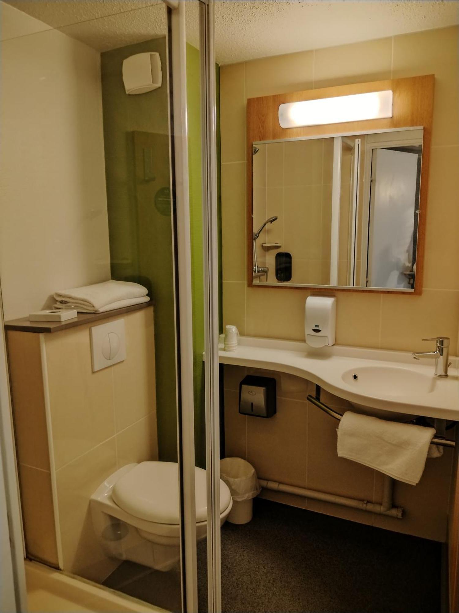 B&B HOTEL Montluçon Extérieur photo