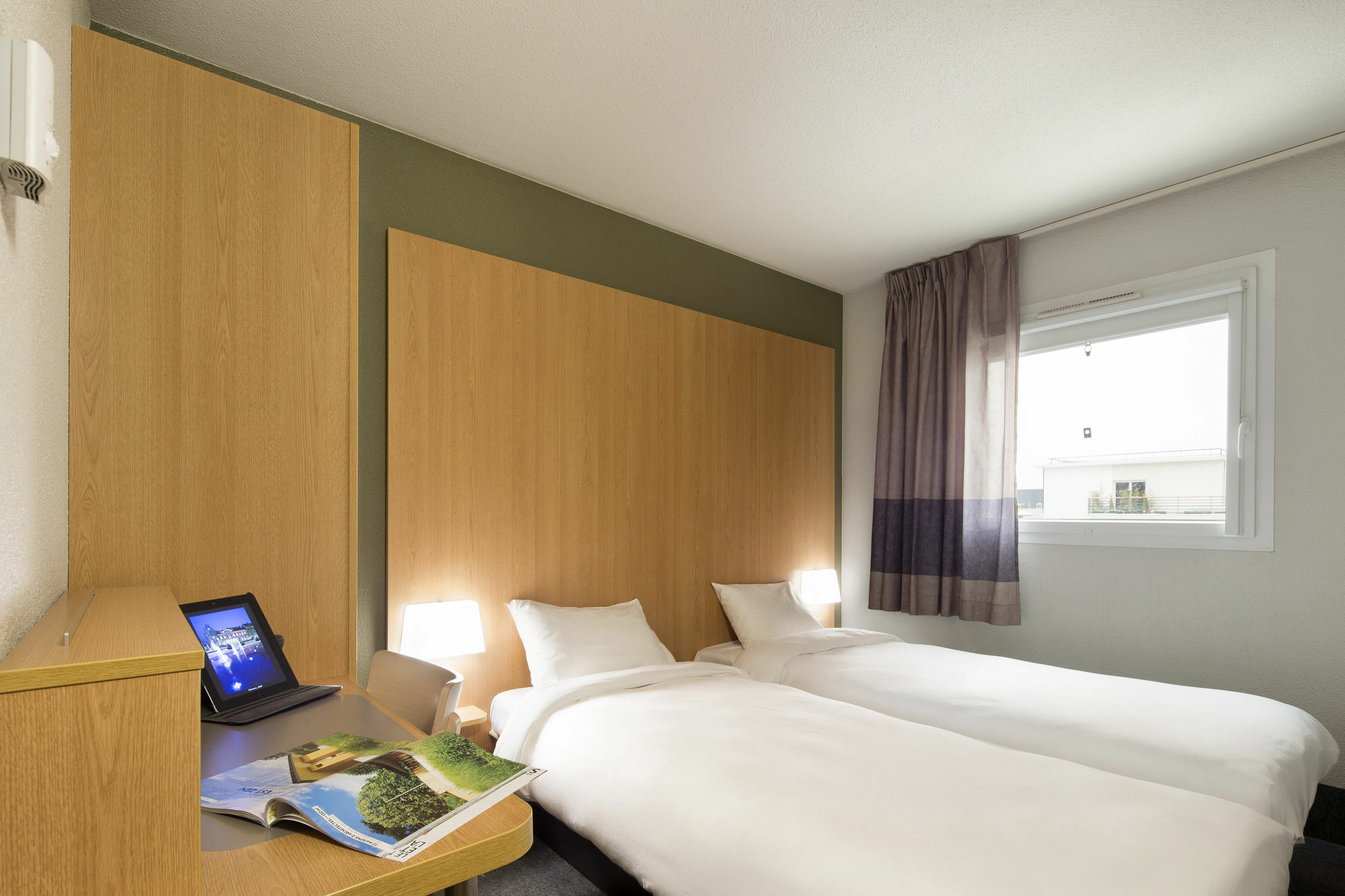 B&B HOTEL Montluçon Extérieur photo